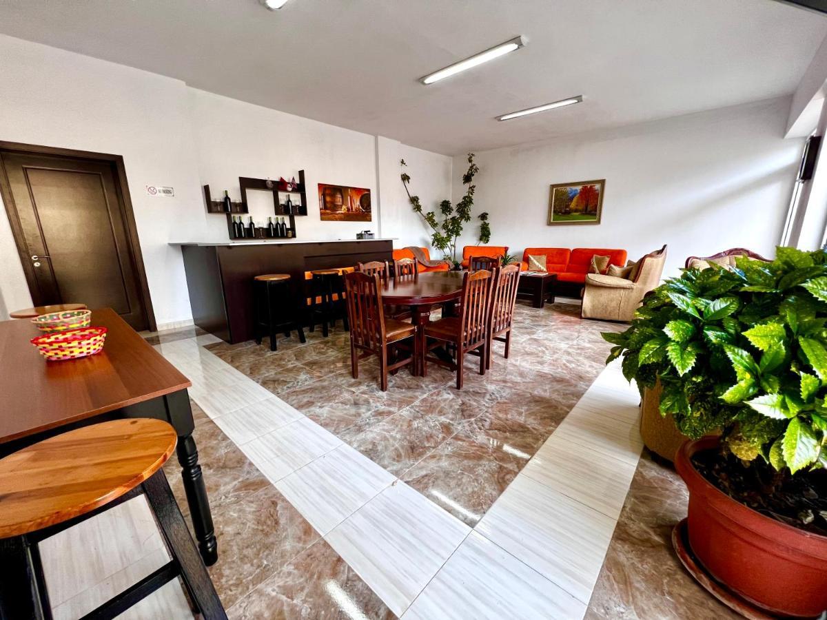 North Star Hostel Shkodër Dış mekan fotoğraf