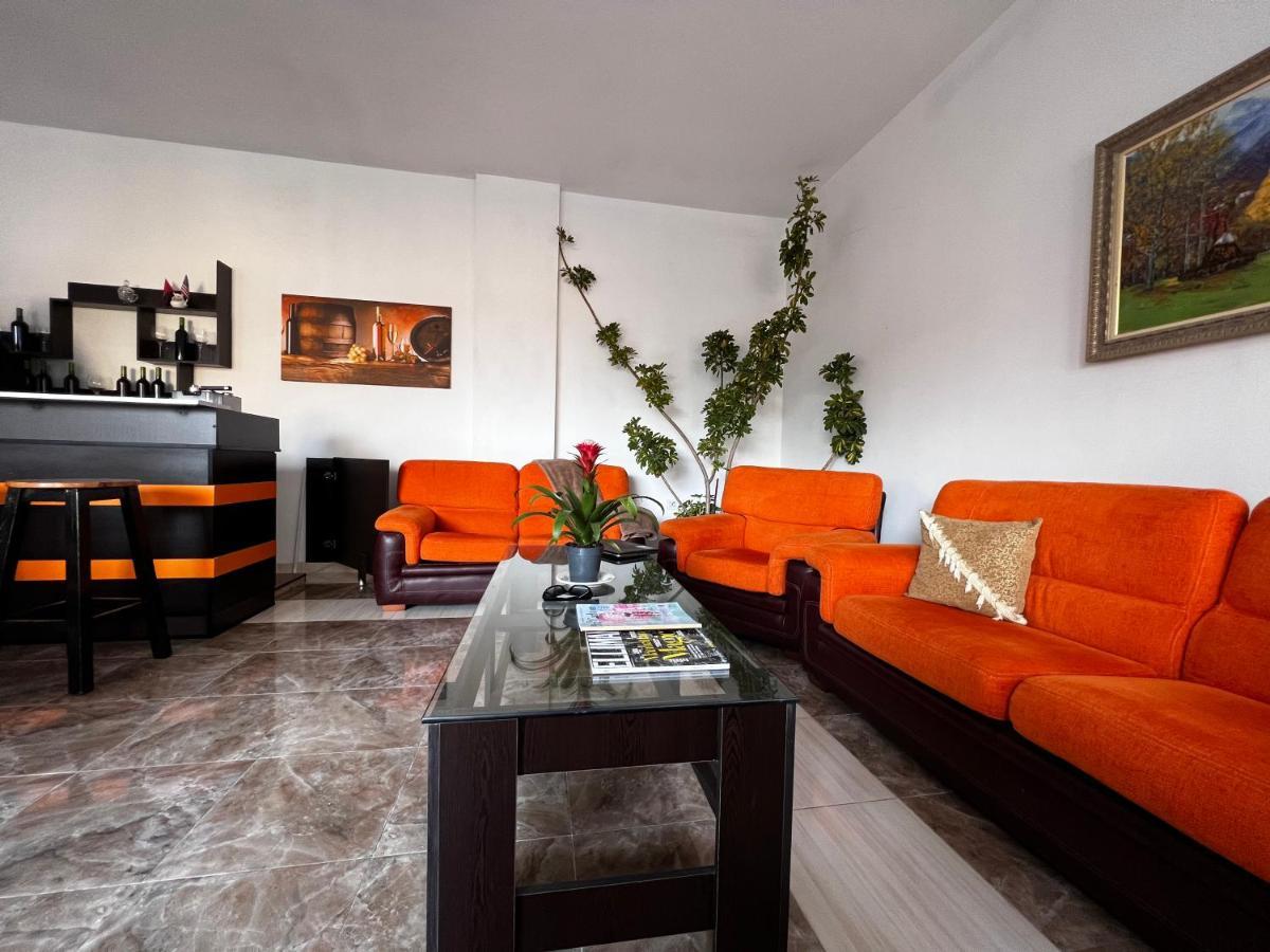 North Star Hostel Shkodër Dış mekan fotoğraf