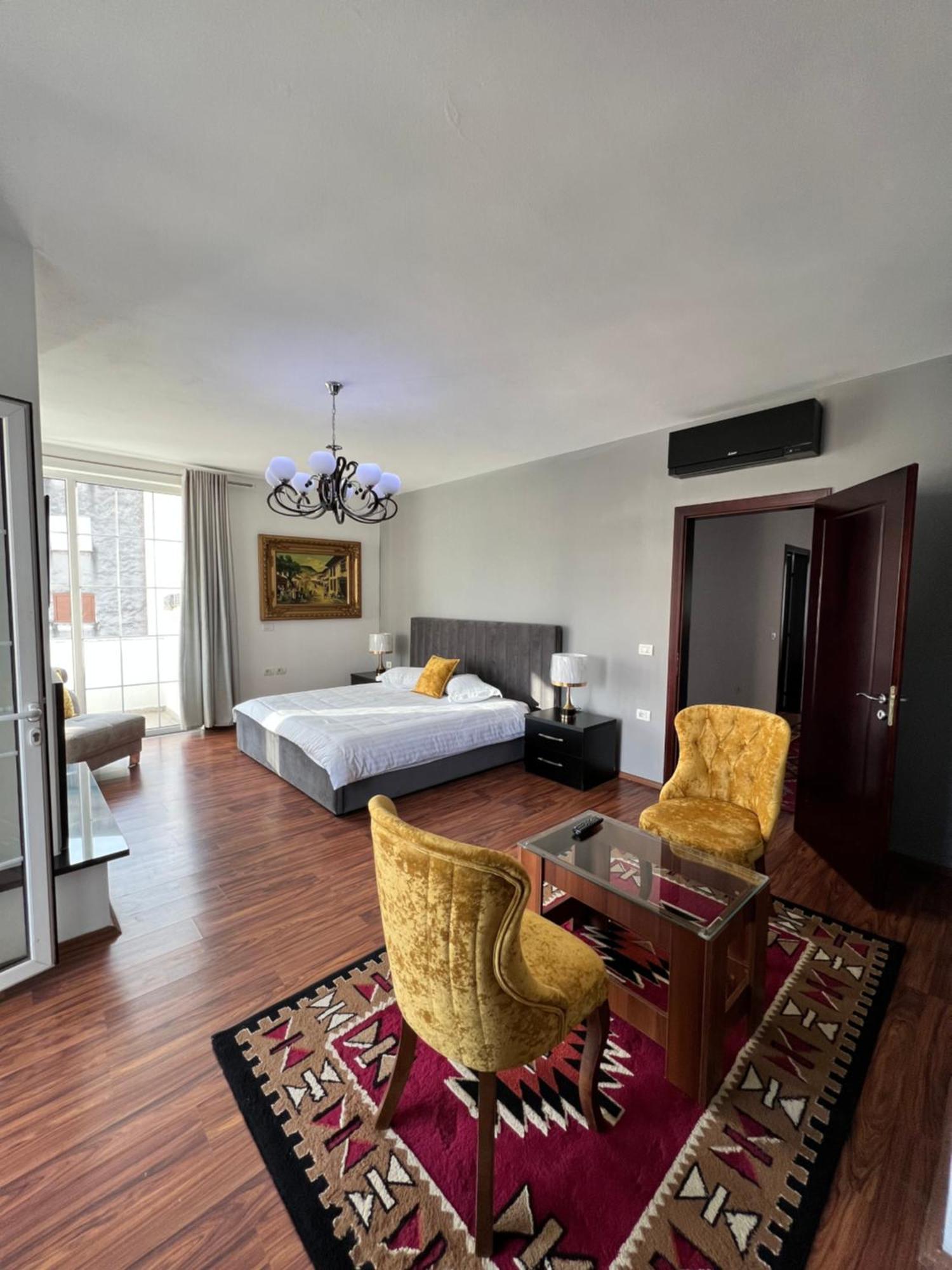 North Star Hostel Shkodër Dış mekan fotoğraf