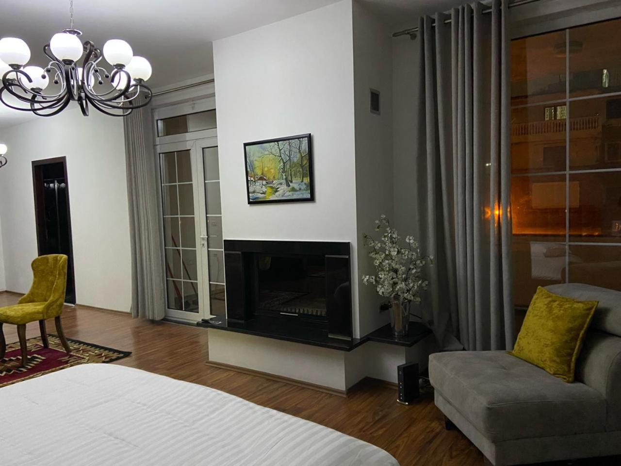 North Star Hostel Shkodër Dış mekan fotoğraf