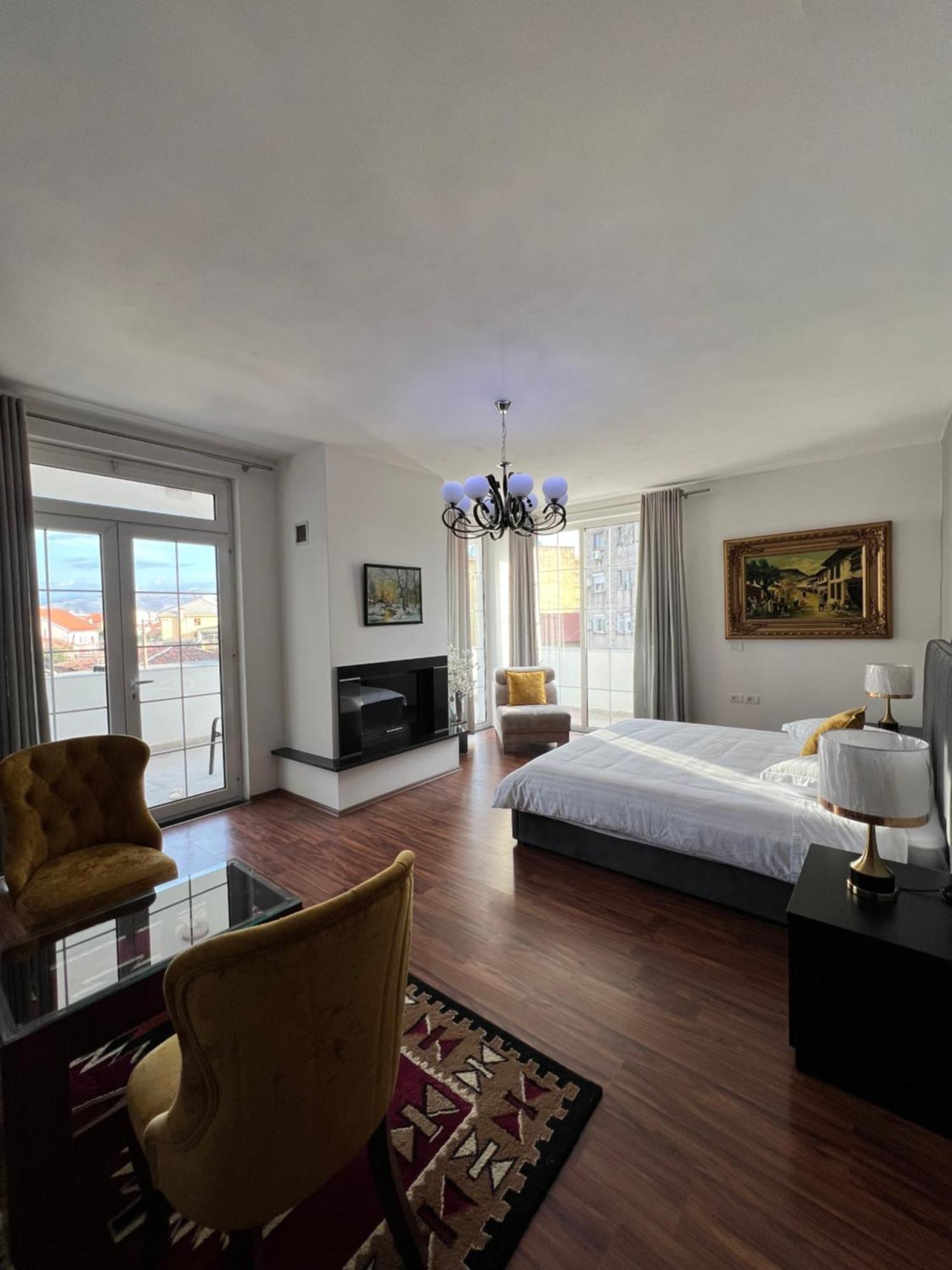 North Star Hostel Shkodër Dış mekan fotoğraf