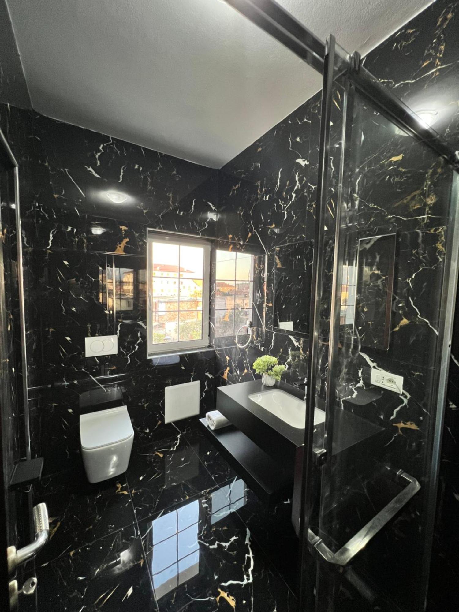 North Star Hostel Shkodër Dış mekan fotoğraf