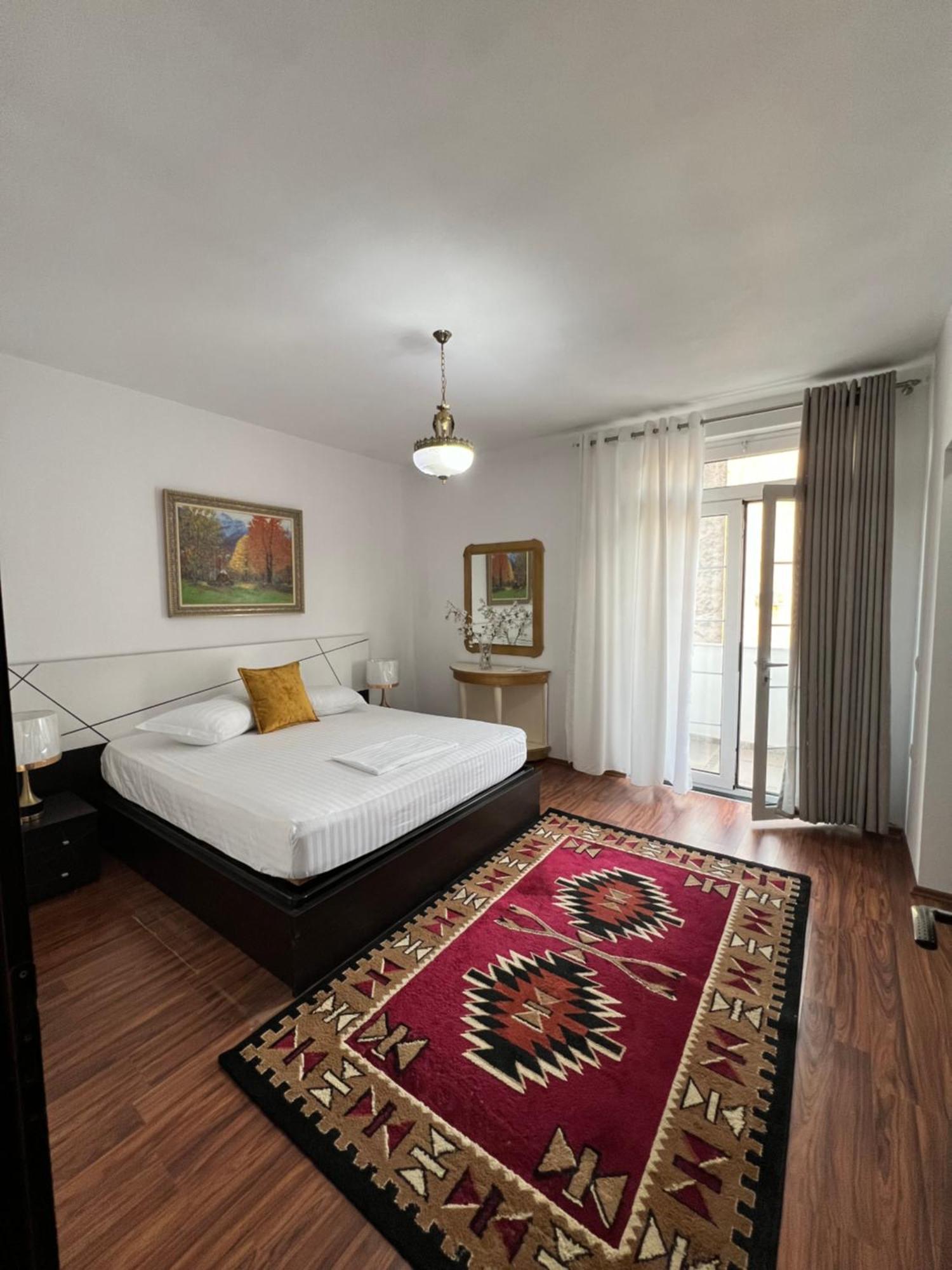 North Star Hostel Shkodër Dış mekan fotoğraf