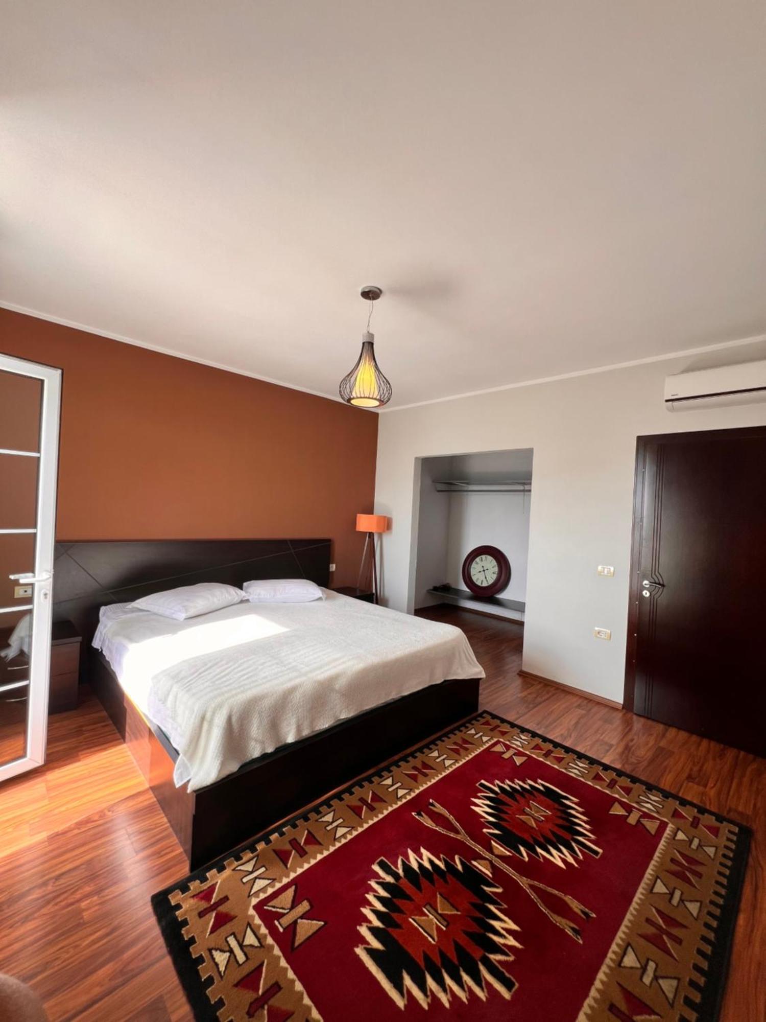 North Star Hostel Shkodër Dış mekan fotoğraf