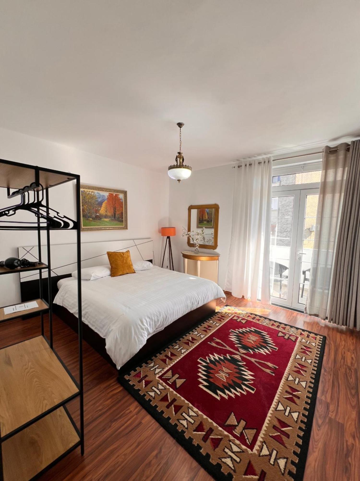 North Star Hostel Shkodër Dış mekan fotoğraf